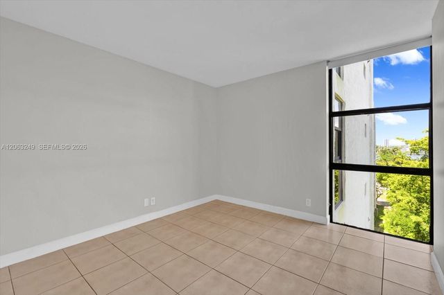 17021 N Bay Road 705, Sunny Isles Beach, FL 33160