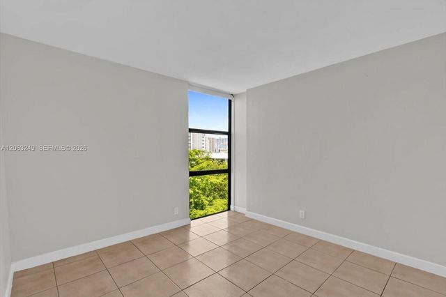 17021 N Bay Road 705, Sunny Isles Beach, FL 33160