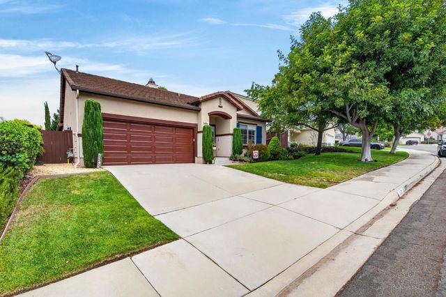 803 El Caballo, Oceanside, CA 92057