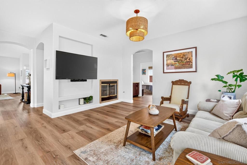 Image 13 of property listing at 803 El Caballo, Oceanside, CA 92057