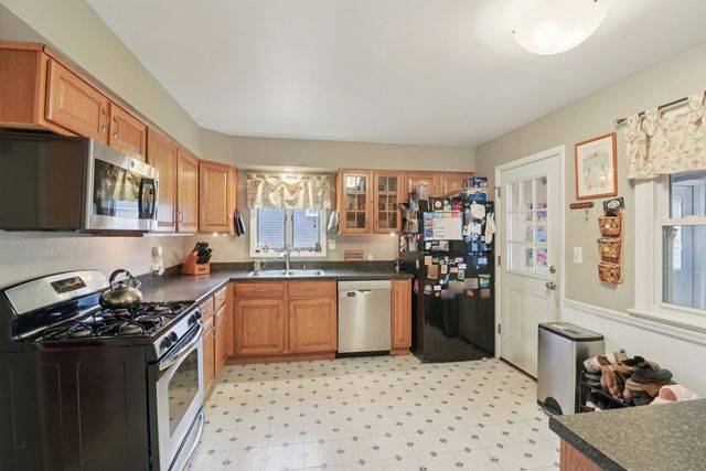 610 Maple Drive, Buffalo Grove, IL 60089