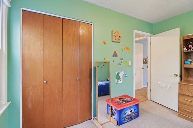 610 Maple Drive, Buffalo Grove, IL 60089