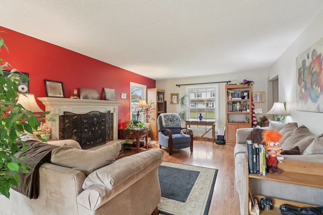 610 Maple Drive, Buffalo Grove, IL 60089