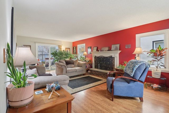 610 Maple Drive, Buffalo Grove, IL 60089