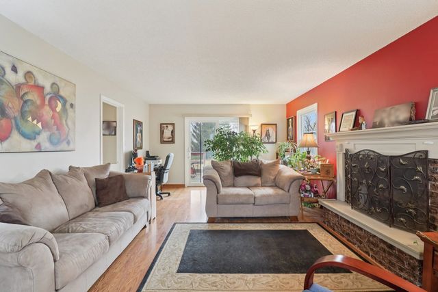 610 Maple Drive, Buffalo Grove, IL 60089