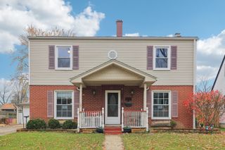 610 Maple Drive, Buffalo Grove, IL 60089