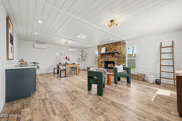 3611 E DELCOA Drive, Phoenix, AZ 85032