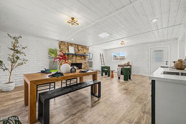 3611 E DELCOA Drive, Phoenix, AZ 85032