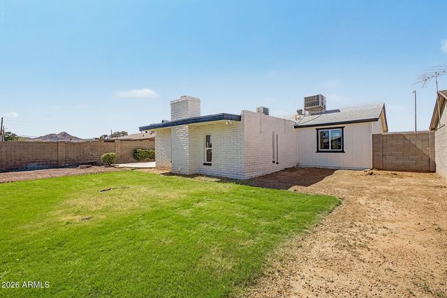 3611 E DELCOA Drive, Phoenix, AZ 85032