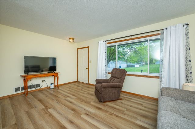 6006 SW 7th Street, Des Moines, IA 50315