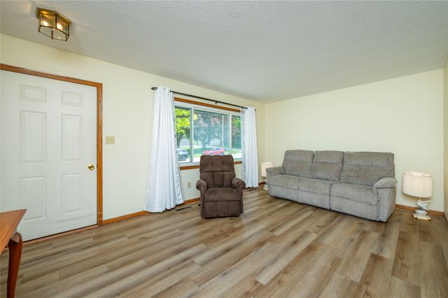 6006 SW 7th Street, Des Moines, IA 50315