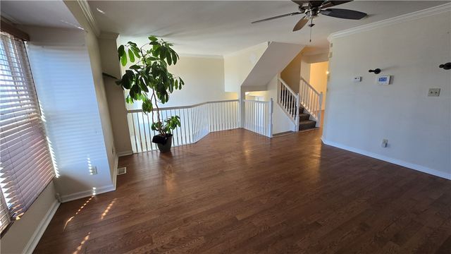 243 Augusta St, Mt Washington, PA 15211