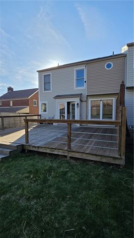 243 Augusta St, Mt Washington, PA 15211