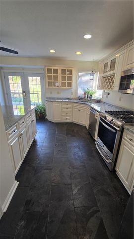 243 Augusta St, Mt Washington, PA 15211