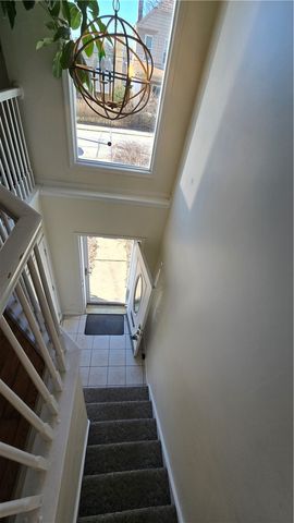 243 Augusta St, Mt Washington, PA 15211