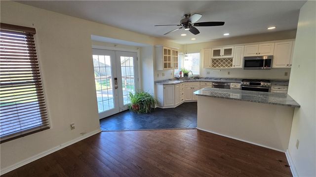 243 Augusta St, Mt Washington, PA 15211