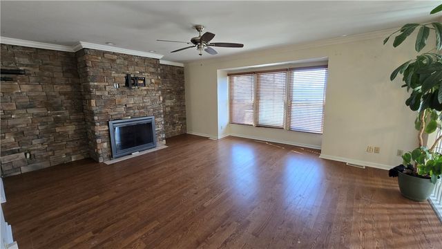 243 Augusta St, Mt Washington, PA 15211