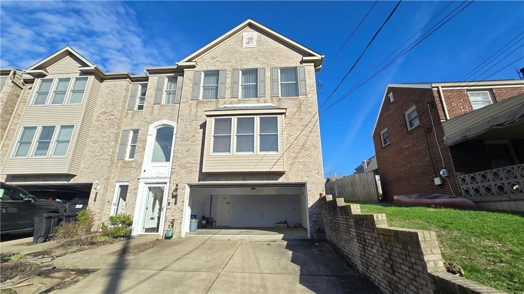 243 Augusta St, Mt Washington, PA 15211