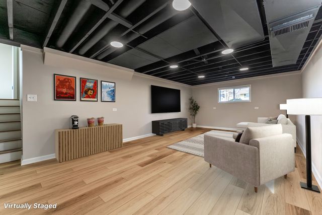 646 W Babcock Avenue, Elmhurst, IL 60126