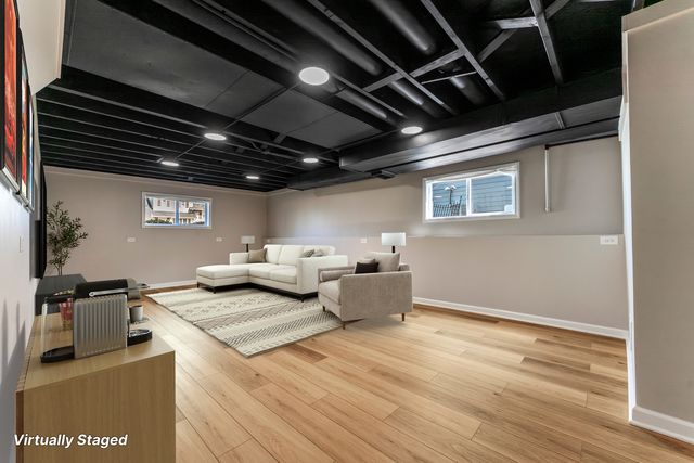 646 W Babcock Avenue, Elmhurst, IL 60126