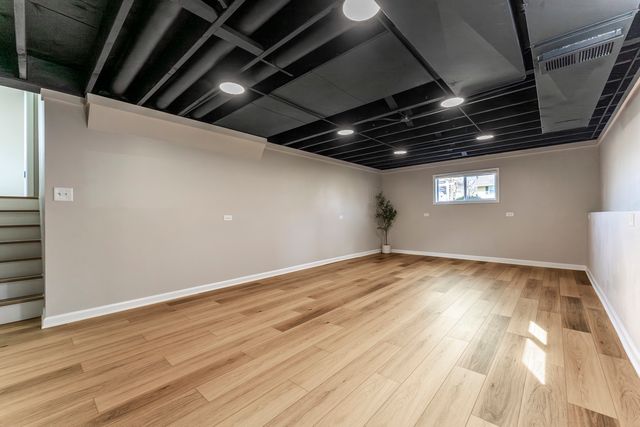 646 W Babcock Avenue, Elmhurst, IL 60126