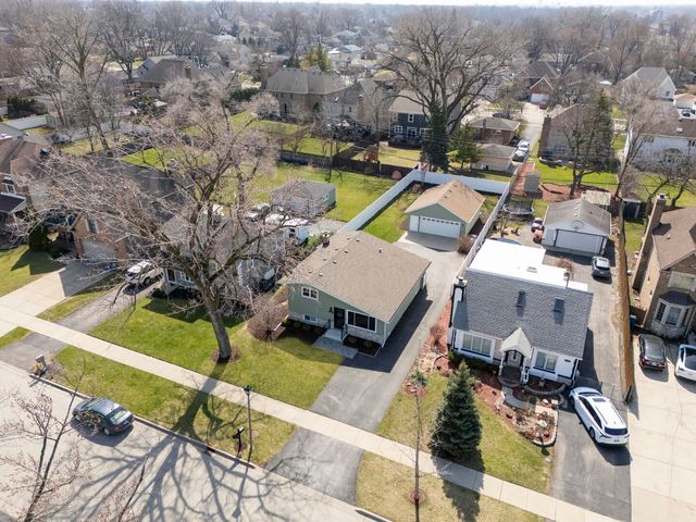 646 W Babcock Avenue, Elmhurst, IL 60126