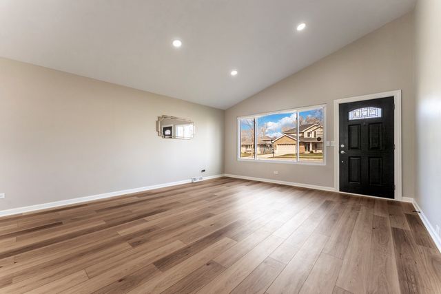 646 W Babcock Avenue, Elmhurst, IL 60126