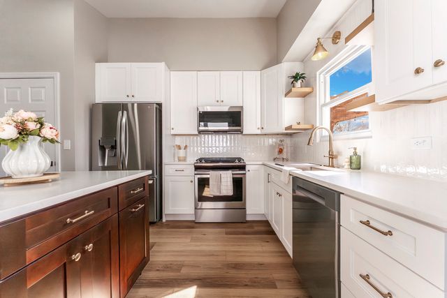 646 W Babcock Avenue, Elmhurst, IL 60126