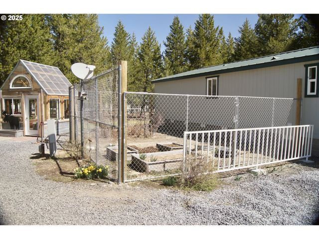 124316 TEATABLE Ct, Crescent Lake, OR 97733