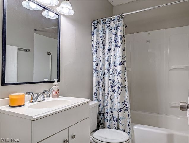 417 Douglas Street NE, Warren, OH 44483