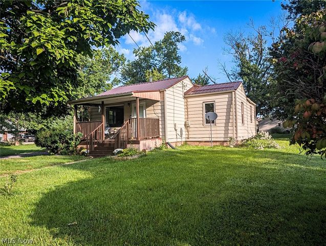 417 Douglas Street NE, Warren, OH 44483