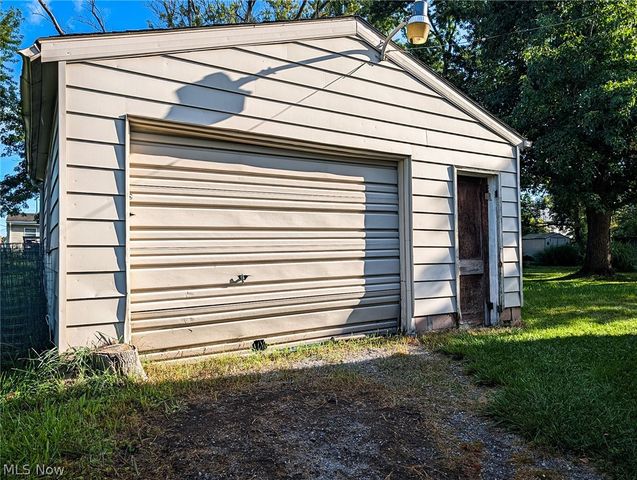 417 Douglas Street NE, Warren, OH 44483