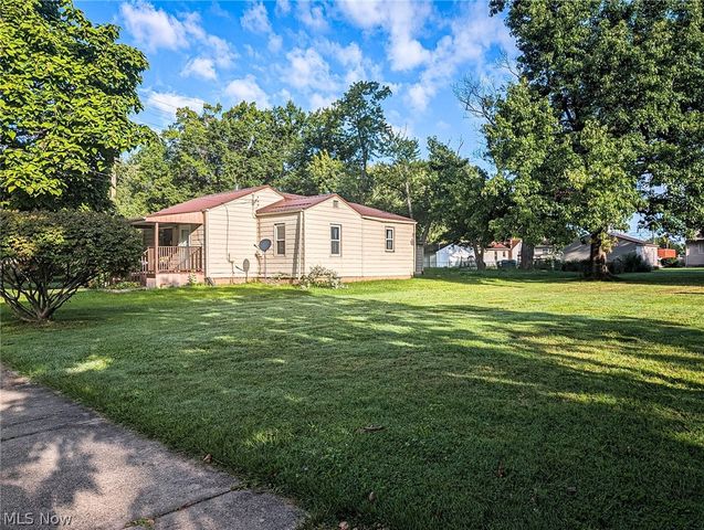 417 Douglas Street NE, Warren, OH 44483