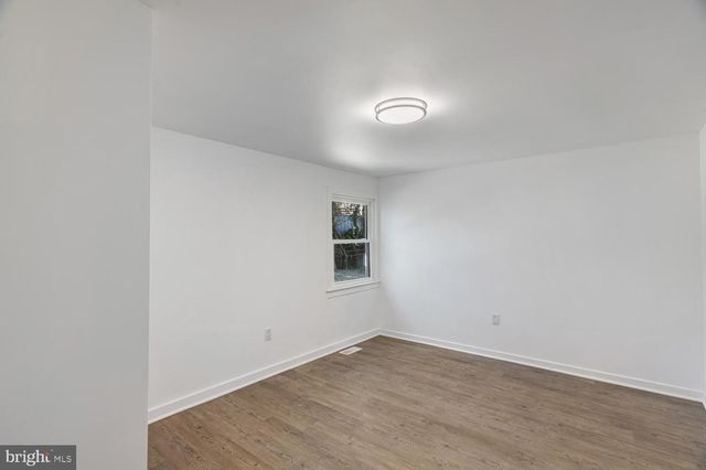 198 MILL ST, West Creek, NJ 08092