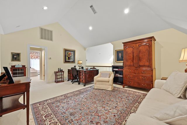 19 Worthington Drive 19, Farmington, CT 06032