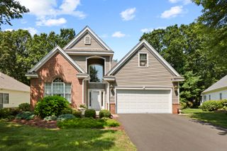 19 Worthington Drive 19, Farmington, CT 06032