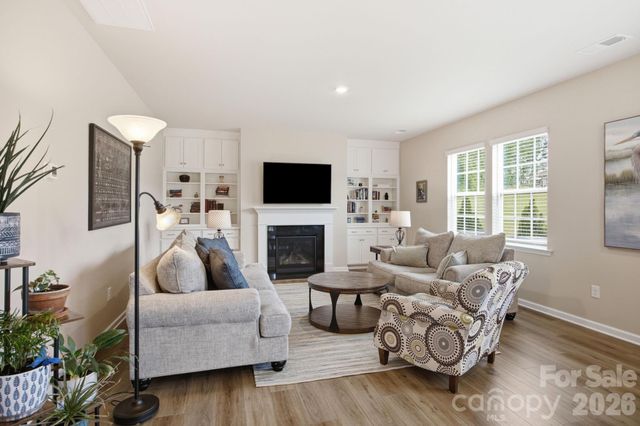 106 Hollywood Court, Troutman, NC 28166