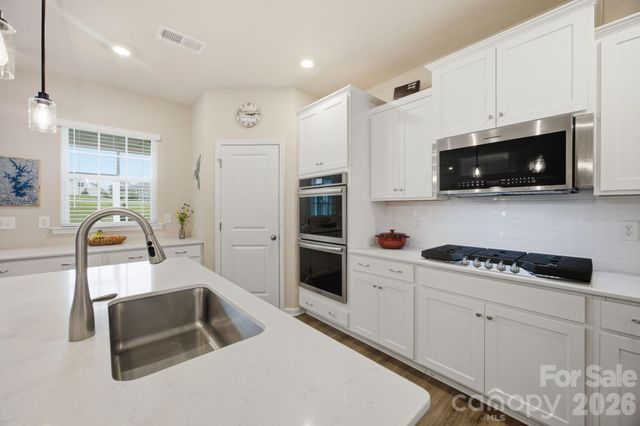 106 Hollywood Court, Troutman, NC 28166