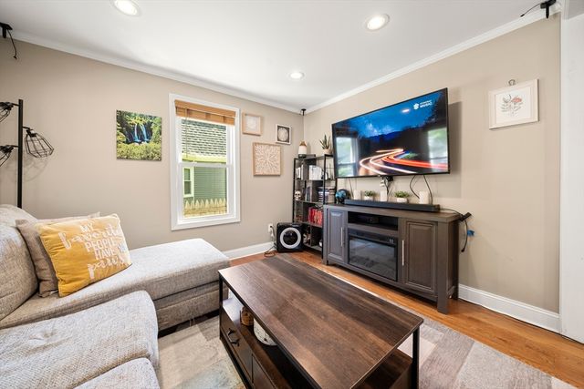 119 James St, Acushnet, MA 02743