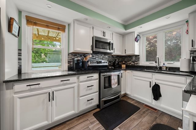 119 James St, Acushnet, MA 02743