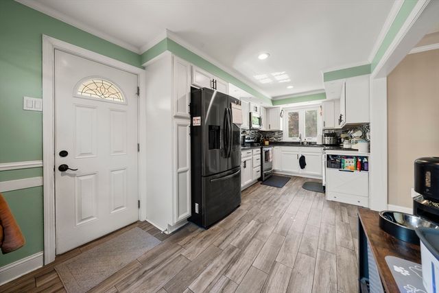 119 James St, Acushnet, MA 02743