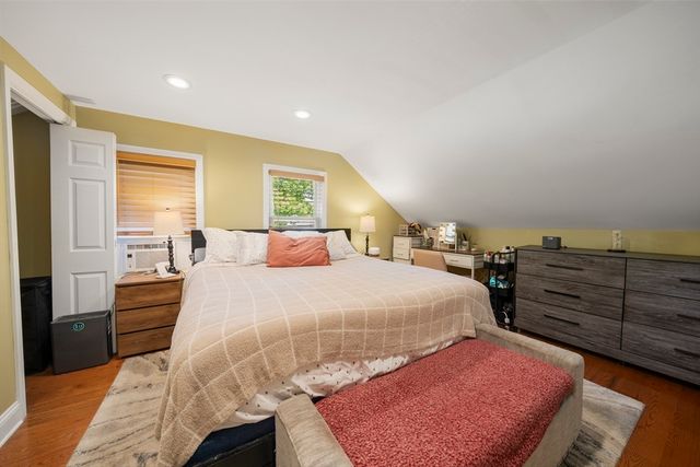 119 James St, Acushnet, MA 02743