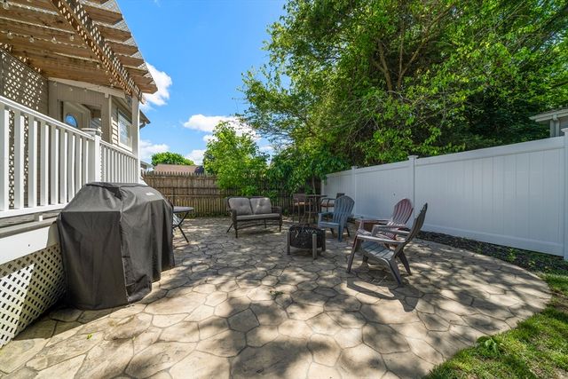 119 James St, Acushnet, MA 02743