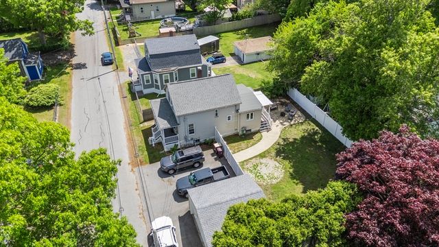 119 James St, Acushnet, MA 02743