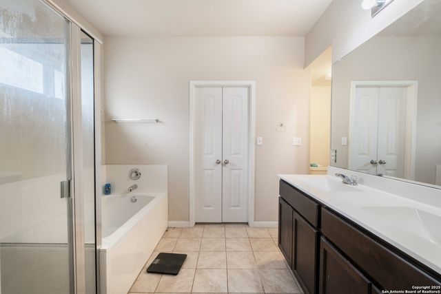 2147 Flintshire Dr, New Braunfels, TX 78130