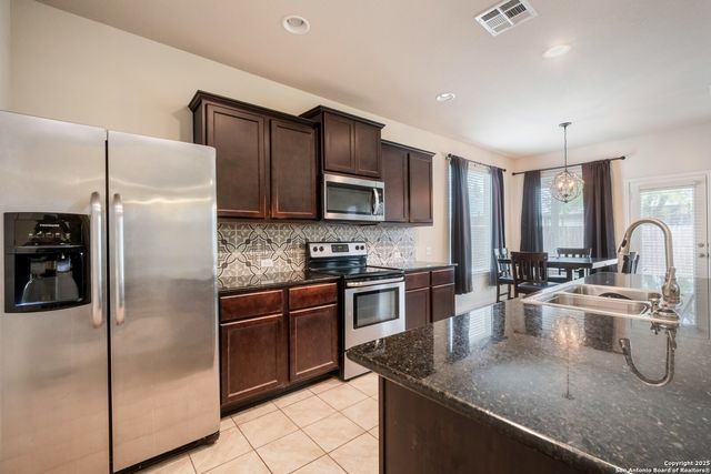 2147 Flintshire Dr, New Braunfels, TX 78130