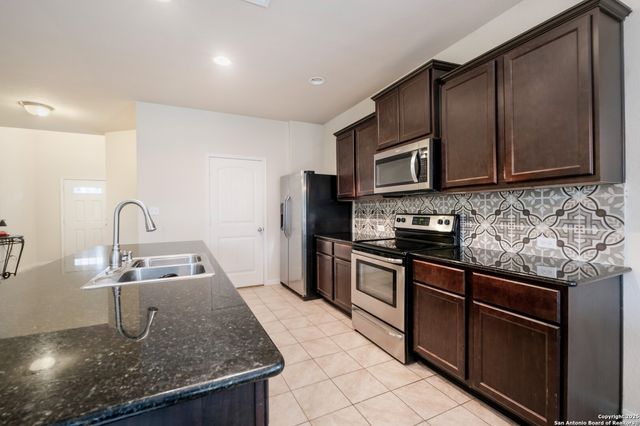 2147 Flintshire Dr, New Braunfels, TX 78130