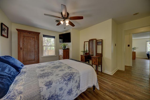 905 Clinton Street, Brenham, TX 77833