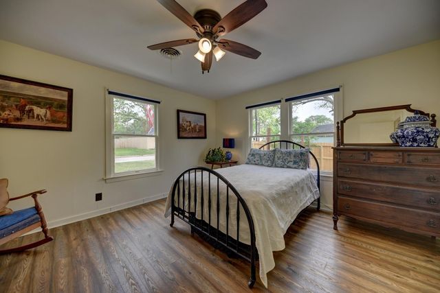 905 Clinton Street, Brenham, TX 77833