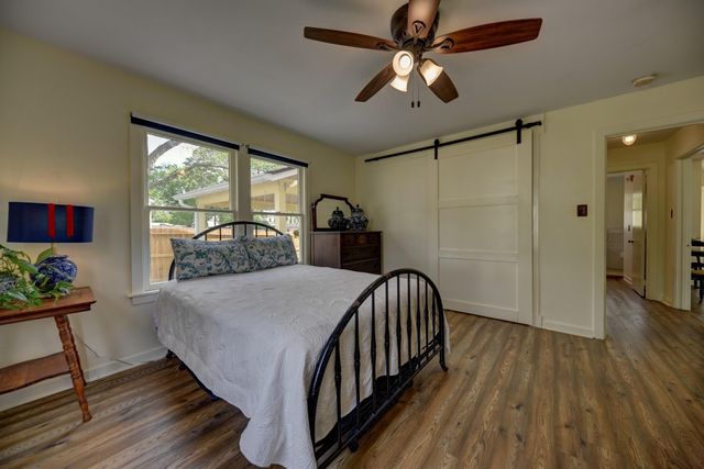 905 Clinton Street, Brenham, TX 77833